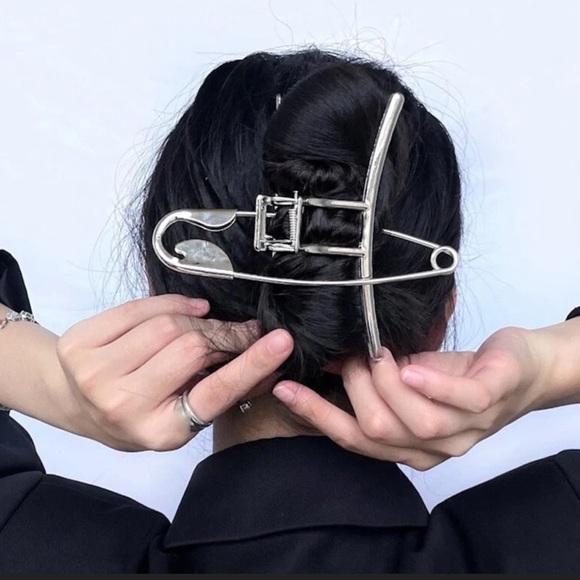 NEW Metal Hair Clip Pin Claw Minimalistic Hair Accessory Gray Bun Hairstyle - Picture 2 of 5